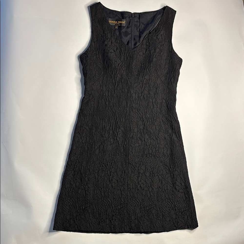 Donna Ricco Black Sheath Dress Knee-Length Sleeveless Scoop Neck for Cocktail